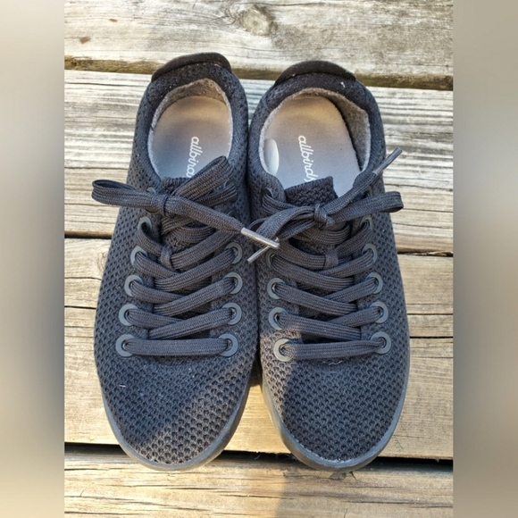 Black Allbirds - Picture 1 of 10